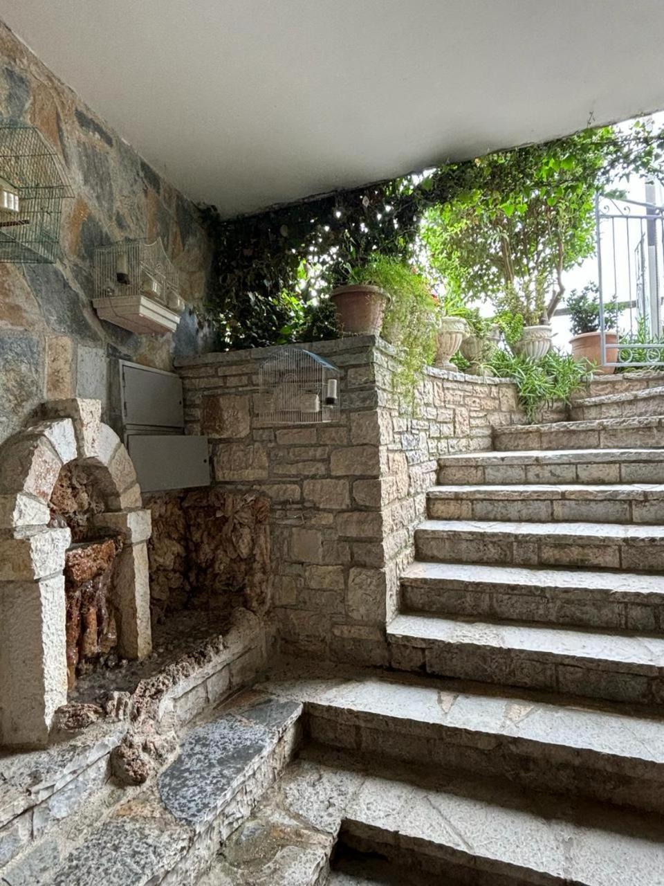 Guest House Adi Hoxha Berat Exteriör bild
